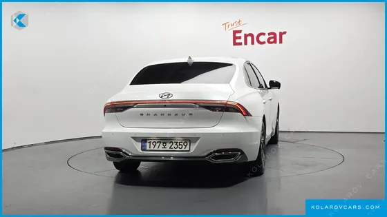 HYUNDAI GRANDEUR LE BLANC