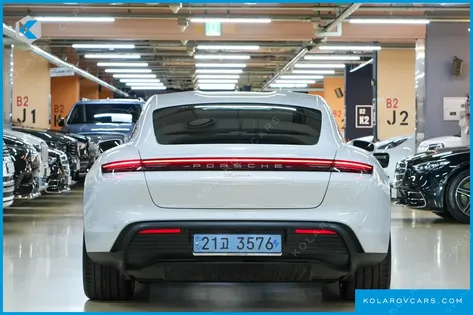 PORSCHE TAYCAN BASE