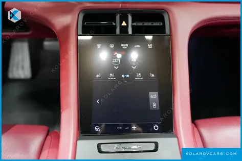 PORSCHE TAYCAN BASE
