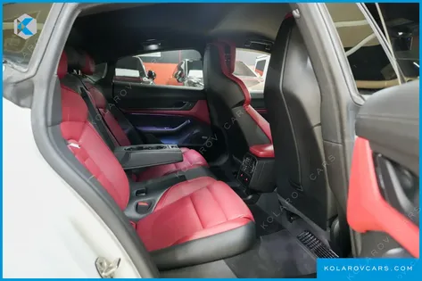 PORSCHE TAYCAN BASE