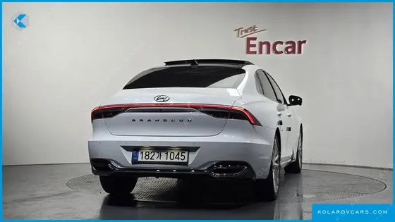 HYUNDAI GRANDEUR LE BLANC