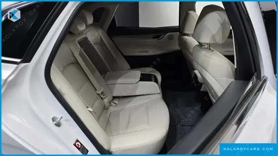 HYUNDAI GRANDEUR LE BLANC
