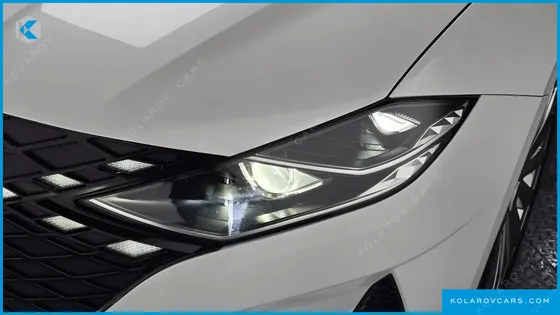 HYUNDAI GRANDEUR LE BLANC