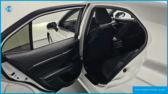 TOYOTA CAMRY 2.5 LE HYBRID