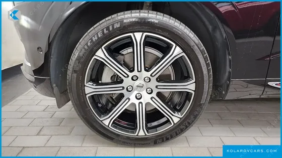 VOLVO XC60 B6 INSCIRTION