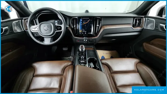 VOLVO XC60 B6 INSCIRTION