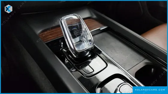VOLVO XC60 B6 INSCIRTION