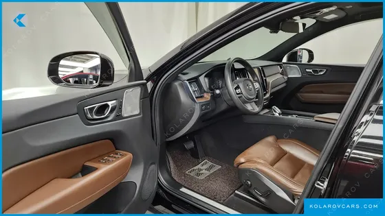 VOLVO XC60 B6 INSCIRTION