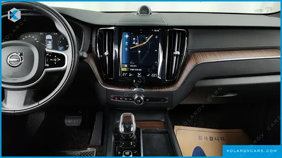 VOLVO XC60 B6 INSCIRTION