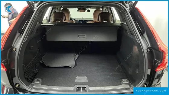 VOLVO XC60 B6 INSCIRTION