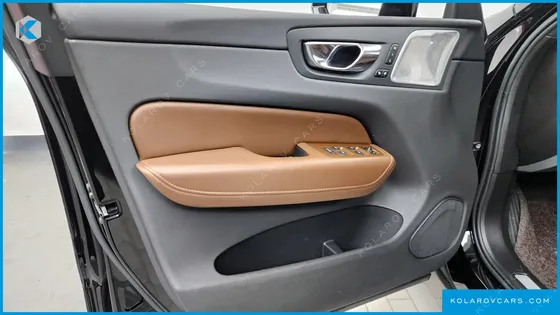 VOLVO XC60 B6 INSCIRTION