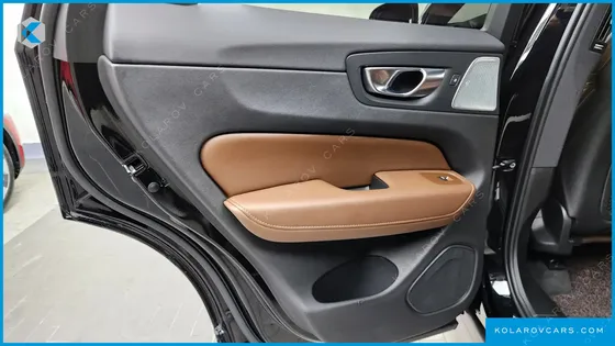 VOLVO XC60 B6 INSCIRTION