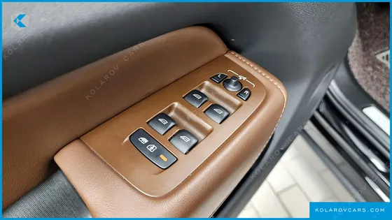 VOLVO XC60 B6 INSCIRTION