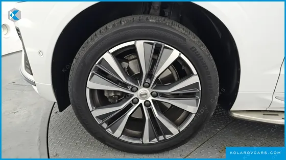 VOLVO XC60 B6 INSCIRTION