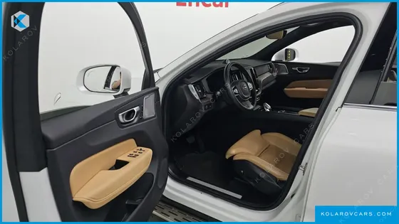 VOLVO XC60 B6 INSCIRTION