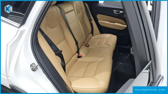 VOLVO XC60 B6 INSCIRTION