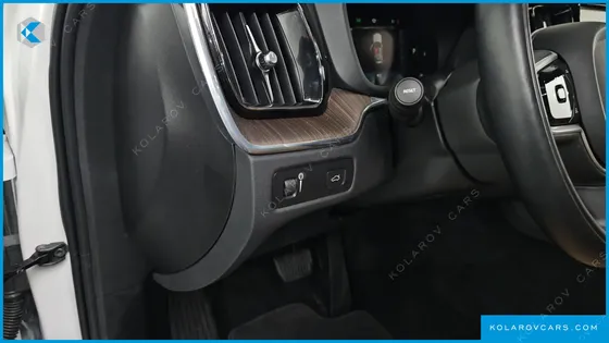 VOLVO XC60 B6 INSCIRTION