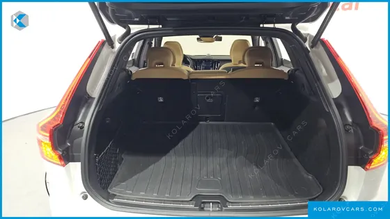 VOLVO XC60 B6 INSCIRTION
