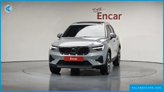 VOLVO XC40 B4 ULTRA BRIGHT