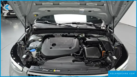 VOLVO XC40 B4 ULTRA BRIGHT