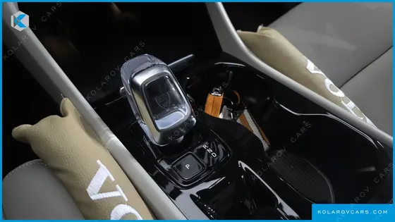 VOLVO XC40 B4 ULTRA BRIGHT