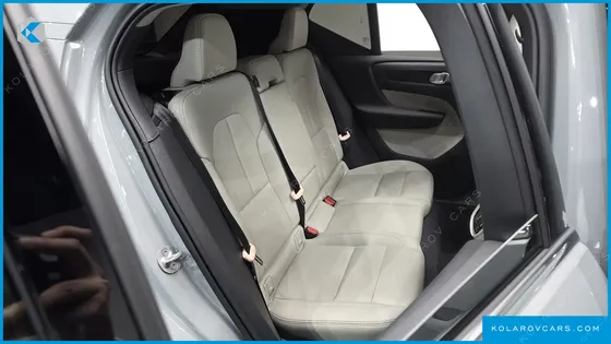 VOLVO XC40 B4 ULTRA BRIGHT