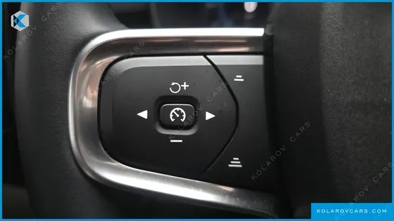 VOLVO XC40 B4 ULTRA BRIGHT