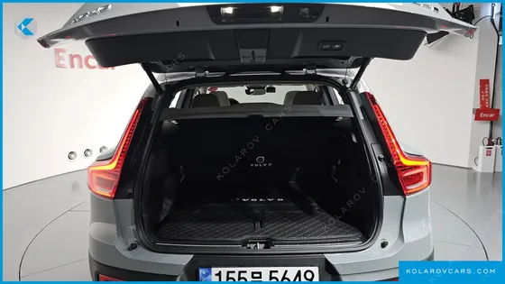 VOLVO XC40 B4 ULTRA BRIGHT