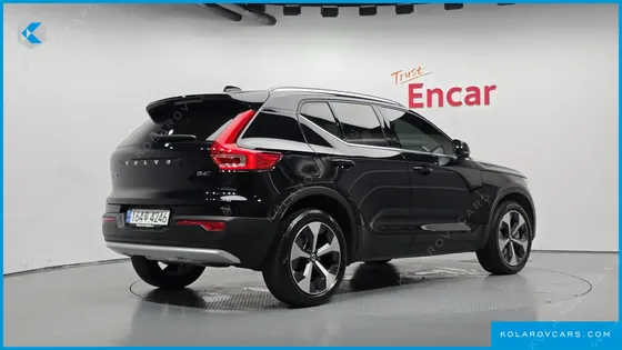 VOLVO XC40 B4 ULTIMATE BRIGHT