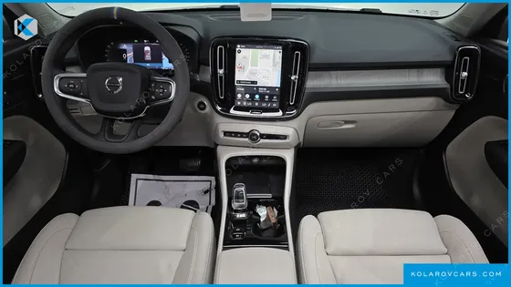 VOLVO XC40 B4 ULTIMATE BRIGHT