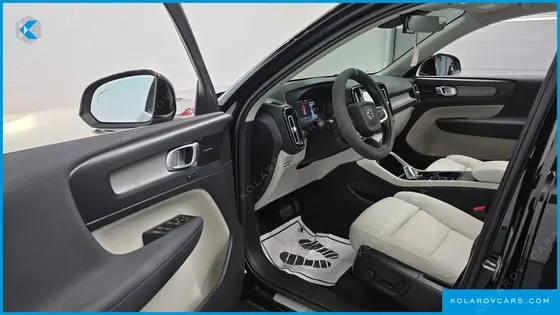 VOLVO XC40 B4 ULTIMATE BRIGHT