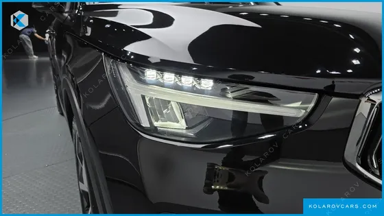 VOLVO XC40 B4 ULTIMATE BRIGHT