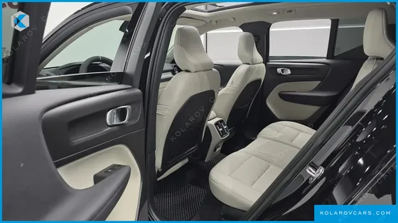 VOLVO XC40 B4 ULTIMATE BRIGHT