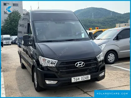 HYUNDAI SOLATI 14-SEATER