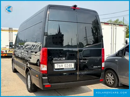 HYUNDAI SOLATI 14-SEATER