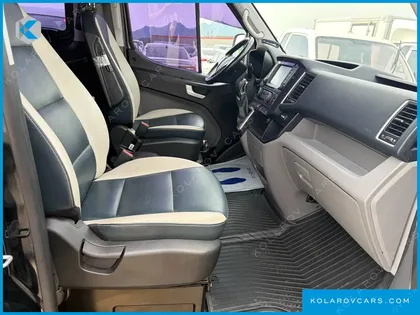 HYUNDAI SOLATI 14-SEATER