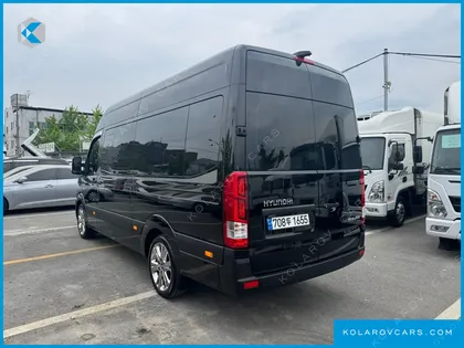 HYUNDAI SOLATI 15-SEATER