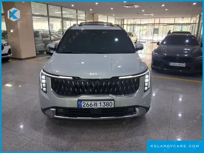KIA CARNIVAL GASOLINE 7-SEATER OUTDOOR