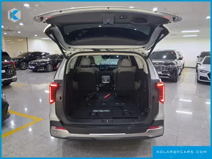 KIA CARNIVAL GASOLINE 7-SEATER OUTDOOR