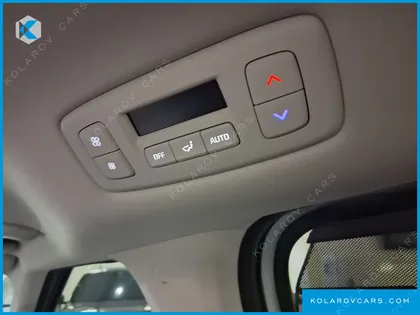 KIA CARNIVAL GASOLINE 7-SEATER OUTDOOR
