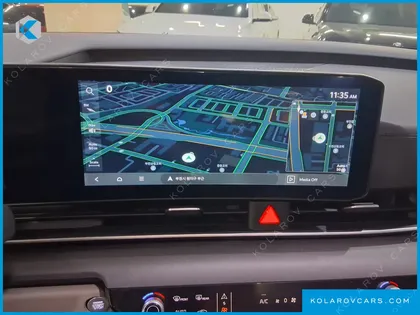 KIA CARNIVAL GASOLINE 7-SEATER OUTDOOR