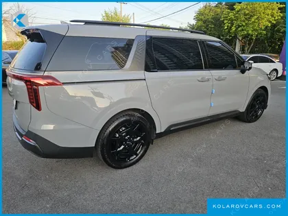 KIA CARNIVAL GASOLINE 9-SEATER GRAVITY