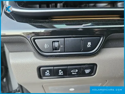 KIA CARNIVAL GASOLINE 9-SEATER GRAVITY