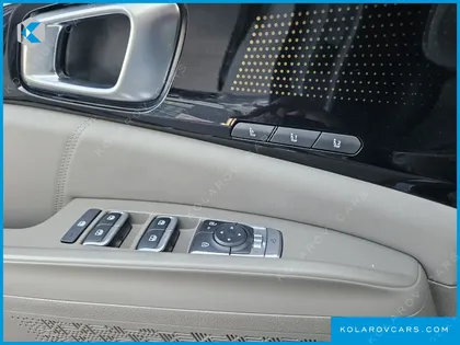 KIA CARNIVAL GASOLINE 9-SEATER GRAVITY