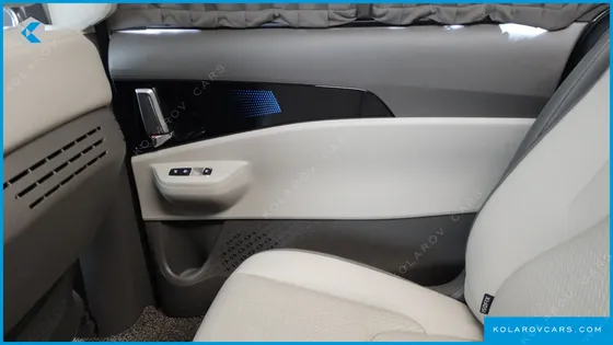 KIA CARNIVAL HEV 9-SEATER HI-LIMOUSINE