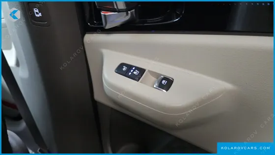 KIA CARNIVAL HEV 9-SEATER HI-LIMOUSINE