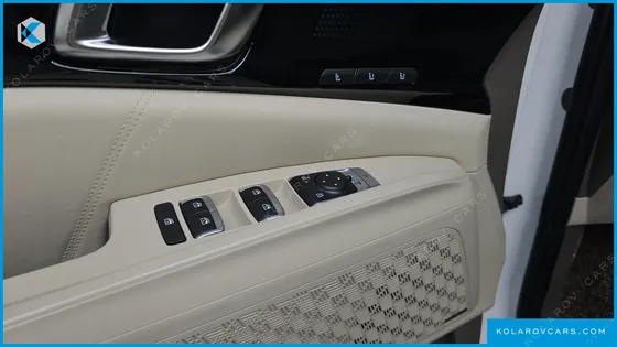 KIA CARNIVAL HEV 9-SEATER HI-LIMOUSINE
