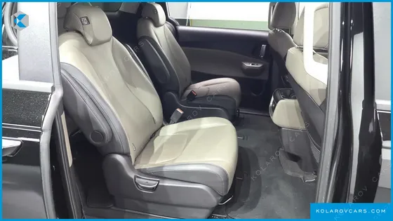 KIA CARNIVAL 9-SEATER PRESTIGE