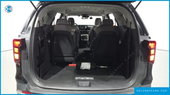 KIA CARNIVAL 9-SEATER PRESTIGE