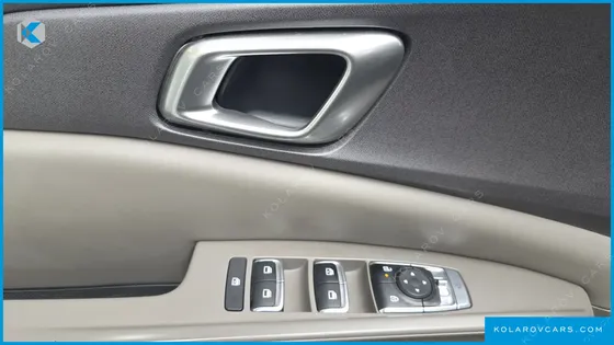 KIA CARNIVAL 9-SEATER PRESTIGE